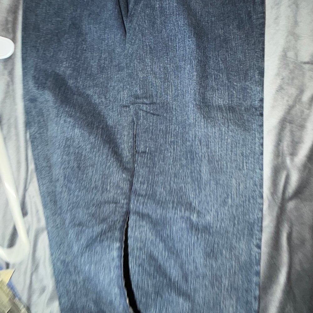 True Religion - Picture 3 of 7